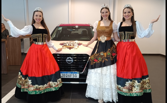 Rainha e Princesas da Festa Nacional da Uva 2024 recebem carro oficial